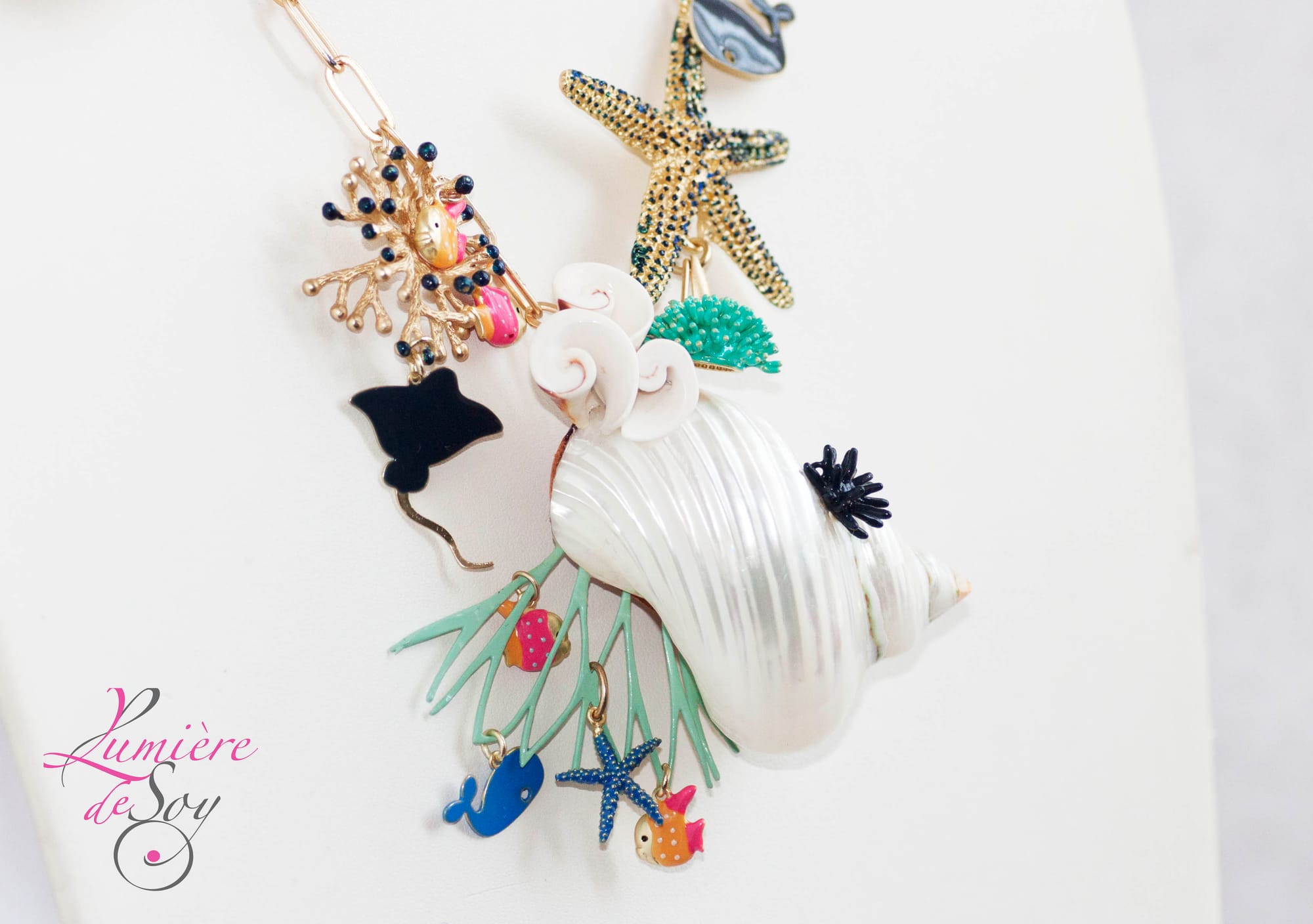 Colliers et Boucles d'Oreilles Coquillages 2025